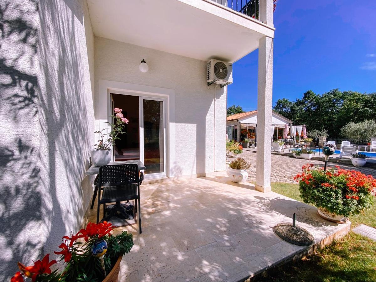 Guest House Sosi Umag Exterior foto